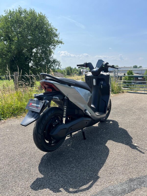 Horwin SK1 E scooter NIEUW - Afbeelding 2