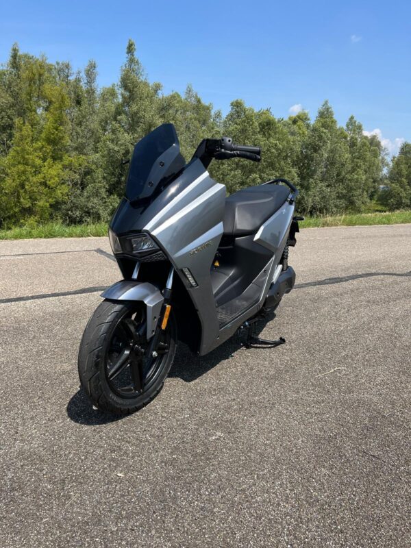 Horwin SK1 E scooter NIEUW